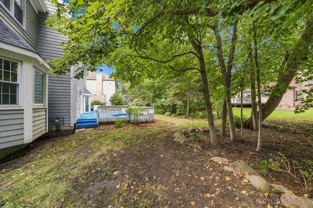 1002 Thoroughbred Circle, St. Charles, IL 60174