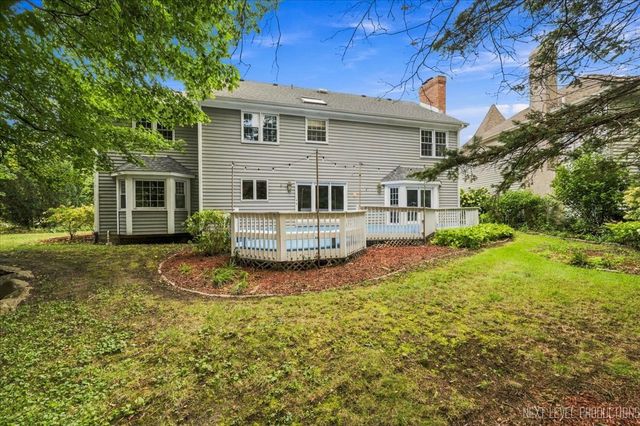 1002 Thoroughbred Circle, St. Charles, IL 60174
