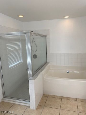 3519 NE 12th PL, Cape Coral, FL 33909