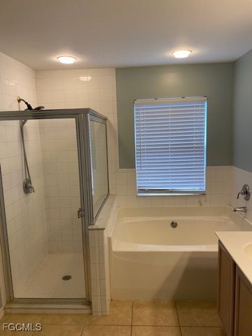 3519 NE 12th PL, Cape Coral, FL 33909