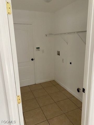 3519 NE 12th PL, Cape Coral, FL 33909