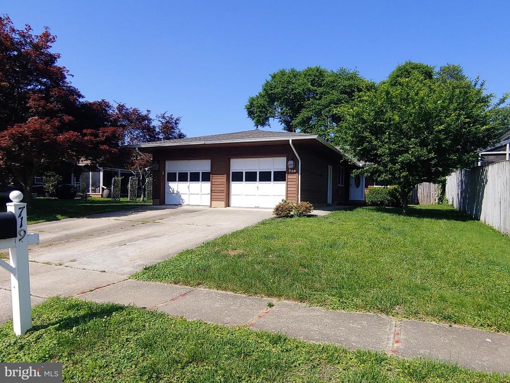 719 MONMOUTH AVE, Severna Park, MD 21146