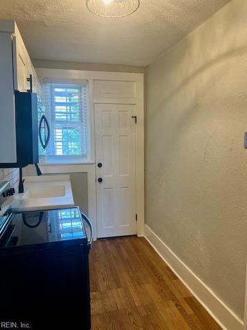 832 Brandon Ave Apt A2, Norfolk, VA 23517