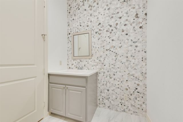 717 Calm Crest Drive, Rockwall, TX 75087