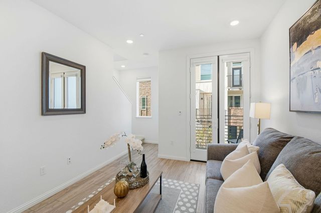 2878 Derbyline Ln, Alameda, CA 94501