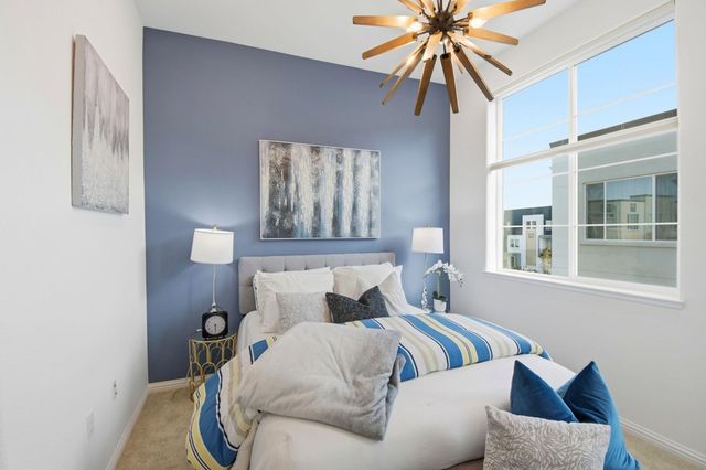 2878 Derbyline Ln, Alameda, CA 94501