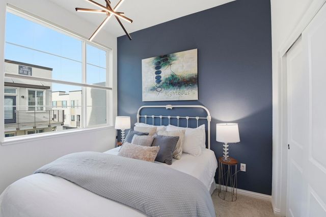 2878 Derbyline Ln, Alameda, CA 94501