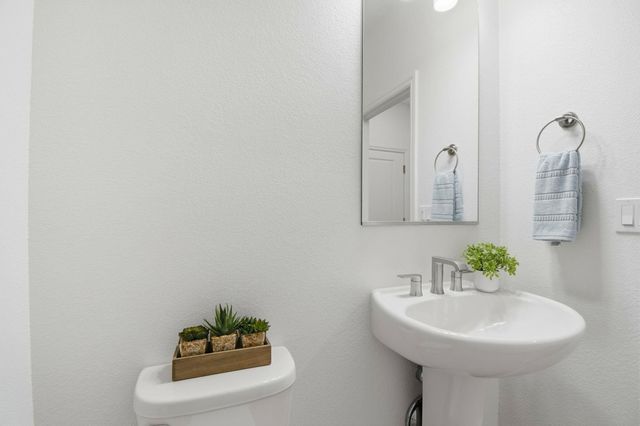 2878 Derbyline Ln, Alameda, CA 94501