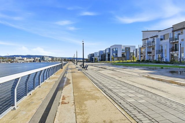 2878 Derbyline Ln, Alameda, CA 94501