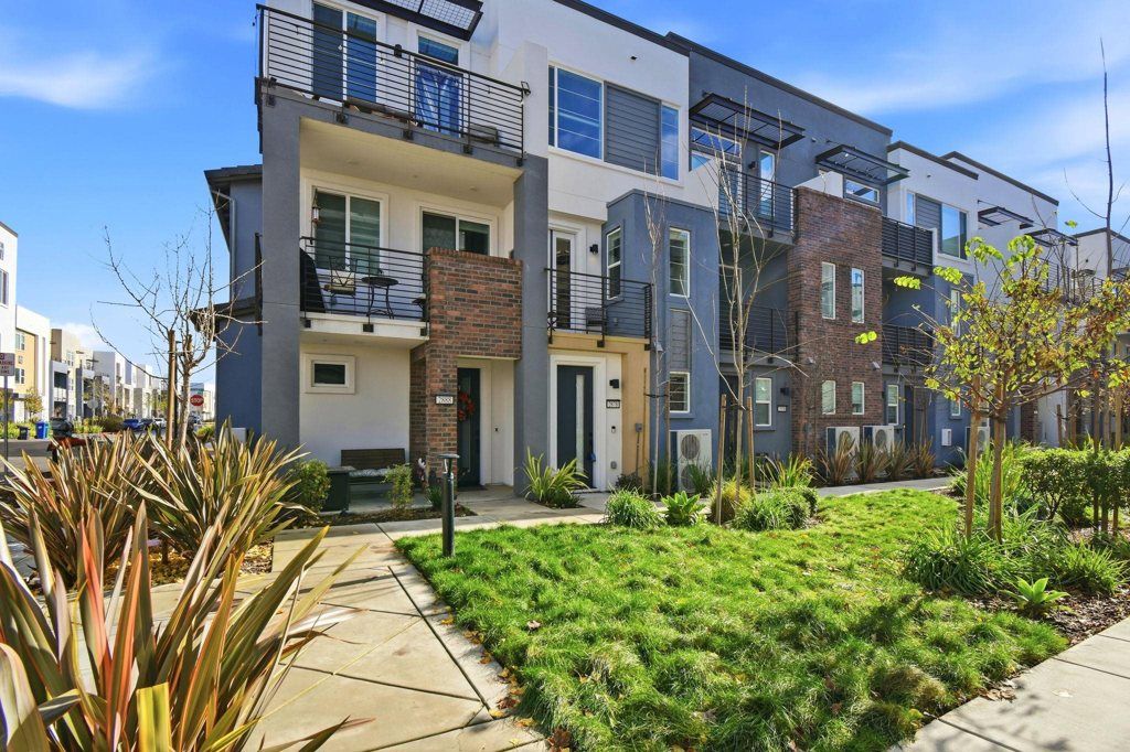 2878 Derbyline Ln, Alameda, CA 94501