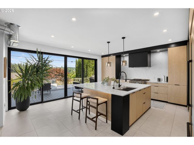 418 NORTHSHORE Rd, Lake Oswego, OR 97034