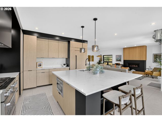 418 NORTHSHORE Rd, Lake Oswego, OR 97034