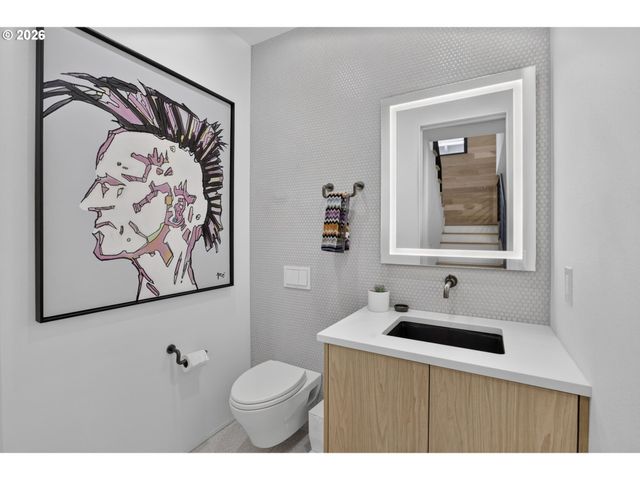 418 NORTHSHORE Rd, Lake Oswego, OR 97034