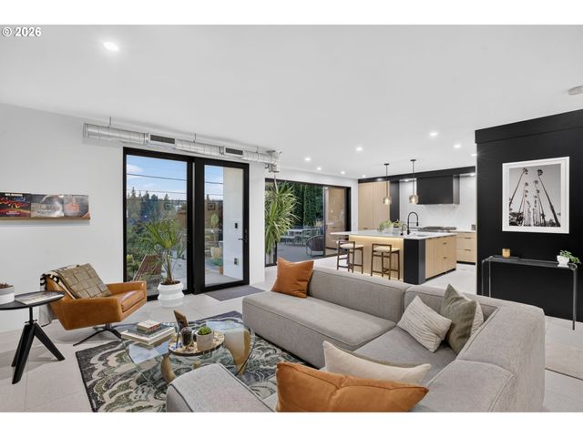 418 NORTHSHORE Rd, Lake Oswego, OR 97034