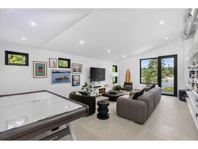 418 NORTHSHORE Rd, Lake Oswego, OR 97034