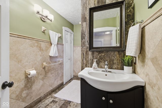 3025 N College Avenue, Indianapolis, IN 46205