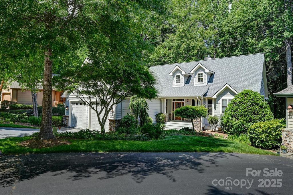 43 S Kuykendall Court, Hendersonville, NC 28739