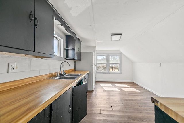 86 E JOHNSON STREET, Fond Du Lac, WI 54935