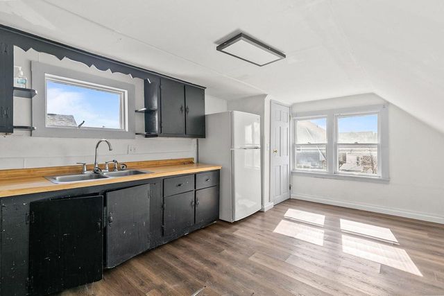 86 E JOHNSON STREET, Fond Du Lac, WI 54935