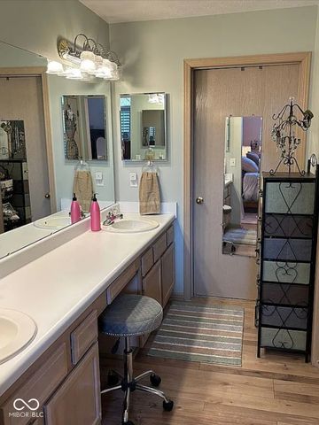 5719 Quail Pointe Lane, Indianapolis, IN 46237