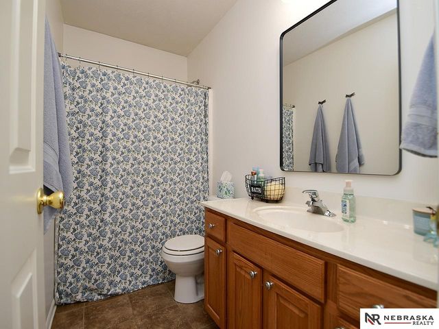 16332 Erskine Street, Omaha, NE 68116