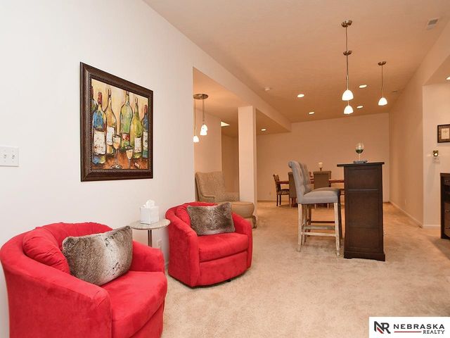 16332 Erskine Street, Omaha, NE 68116