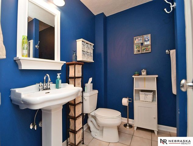 16332 Erskine Street, Omaha, NE 68116
