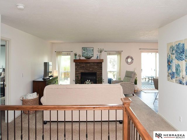 16332 Erskine Street, Omaha, NE 68116