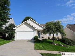 16332 Erskine Street, Omaha, NE 68116