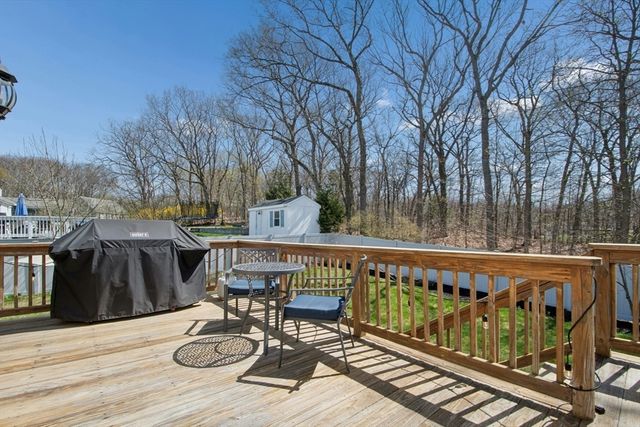 10 Cedarcrest Cir, Boston, MA 02132