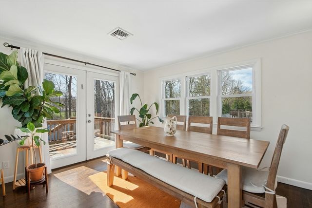 10 Cedarcrest Cir, Boston, MA 02132