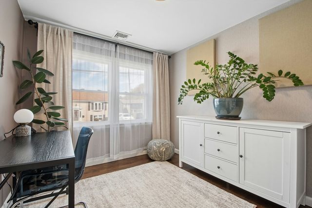 10 Cedarcrest Cir, Boston, MA 02132