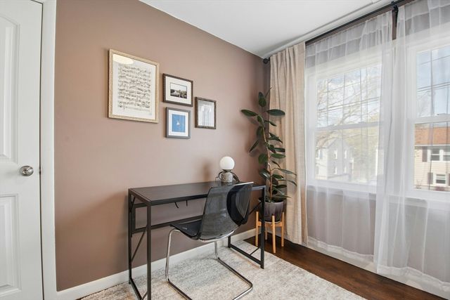 10 Cedarcrest Cir, Boston, MA 02132