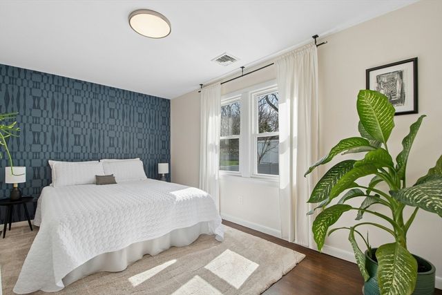 10 Cedarcrest Cir, Boston, MA 02132