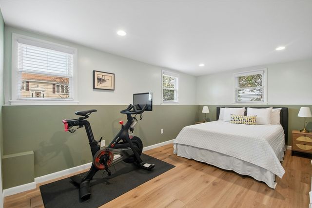 10 Cedarcrest Cir, Boston, MA 02132