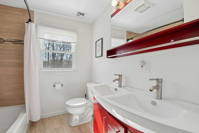 10 Cedarcrest Cir, Boston, MA 02132