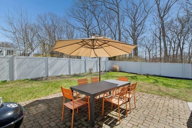 10 Cedarcrest Cir, Boston, MA 02132