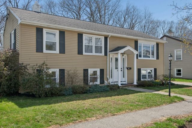 10 Cedarcrest Cir, Boston, MA 02132