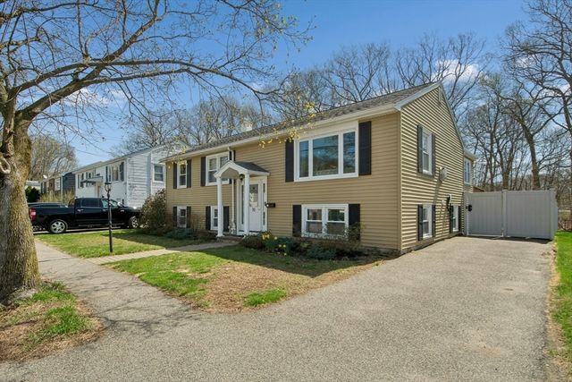 10 Cedarcrest Cir, Boston, MA 02132