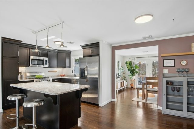 10 Cedarcrest Cir, Boston, MA 02132