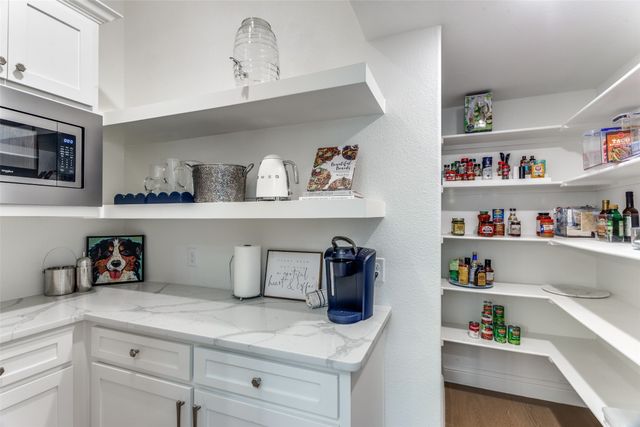 2228 Sandrellan Street, Fort Worth, TX 76008