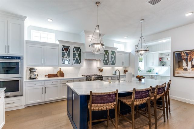 2228 Sandrellan Street, Fort Worth, TX 76008