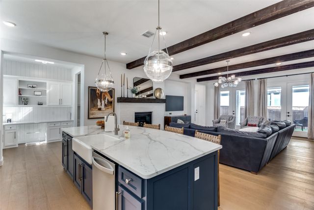 2228 Sandrellan Street, Fort Worth, TX 76008