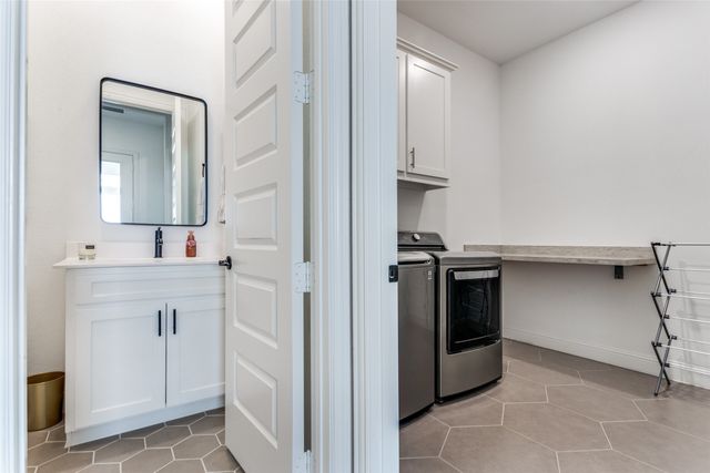 2228 Sandrellan Street, Fort Worth, TX 76008