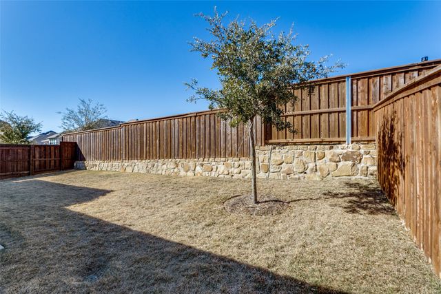 2228 Sandrellan Street, Fort Worth, TX 76008