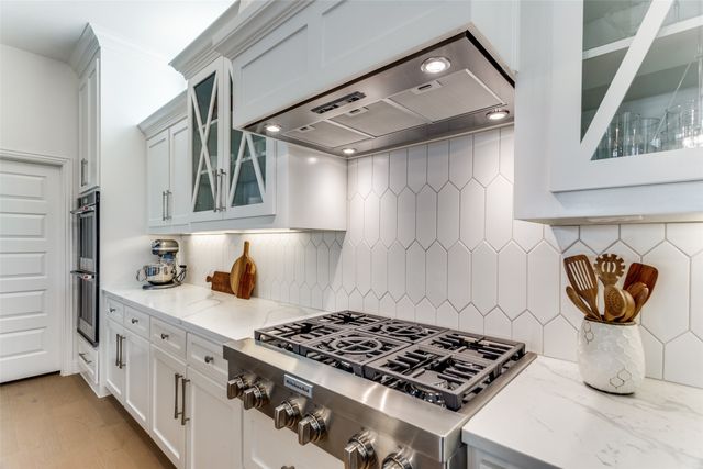 2228 Sandrellan Street, Fort Worth, TX 76008