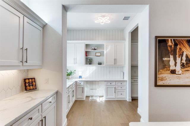 2228 Sandrellan Street, Fort Worth, TX 76008