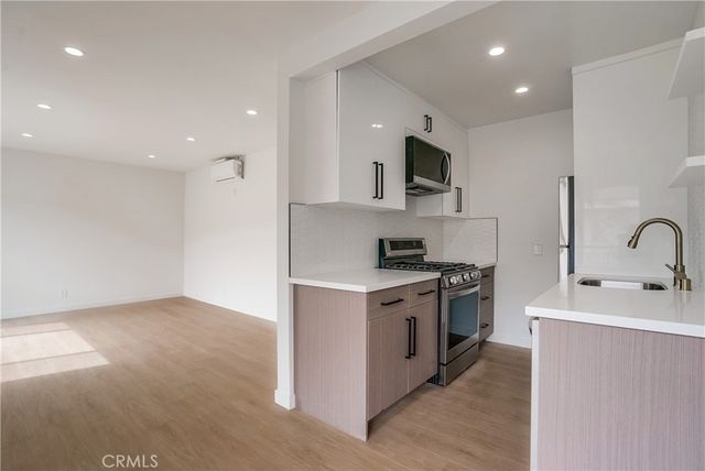 2223 Clyde Avenue, Los Angeles, CA 90016