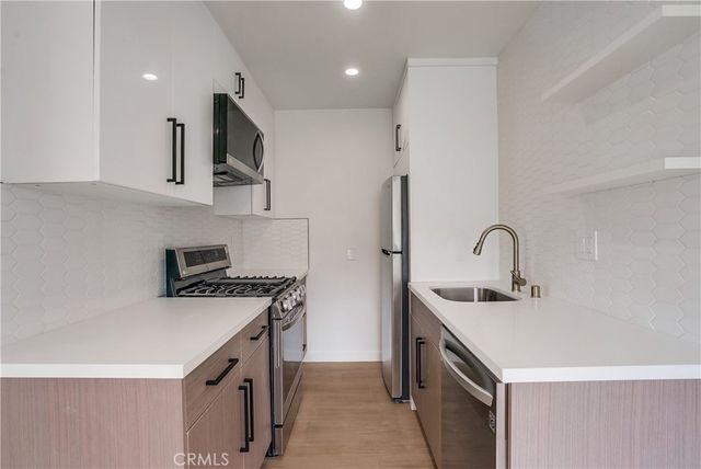 2223 Clyde Avenue, Los Angeles, CA 90016