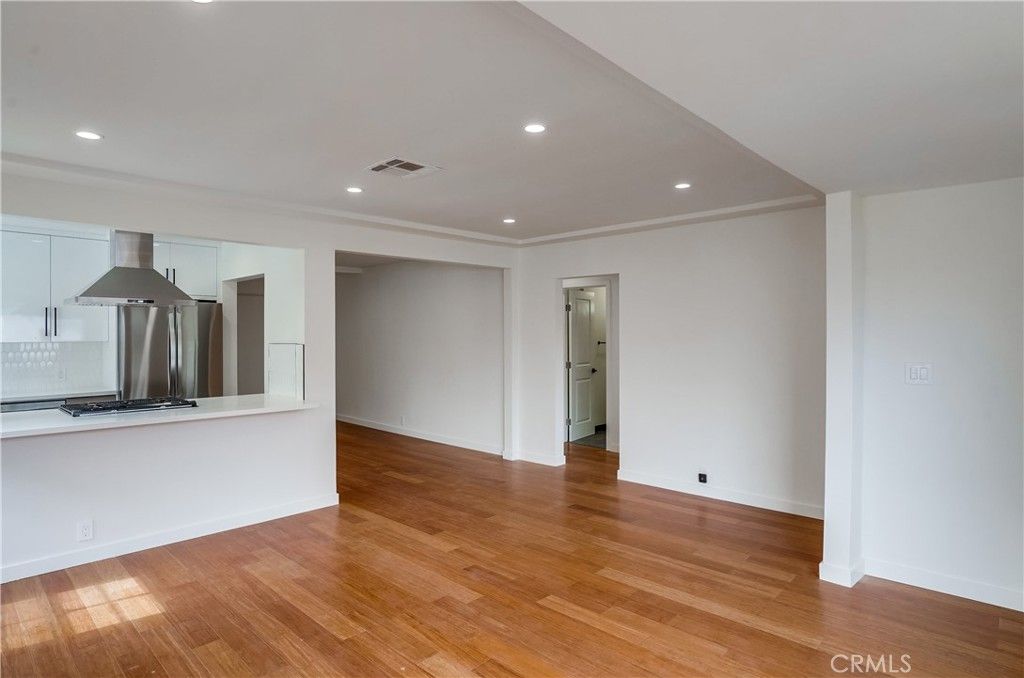 2223 Clyde Avenue, Los Angeles, CA 90016